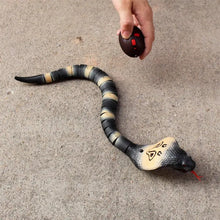 Carregar imagem no visualizador da galeria, Cobra de Controle Remoto - RC Snake Electric Animal Cobra Naja
